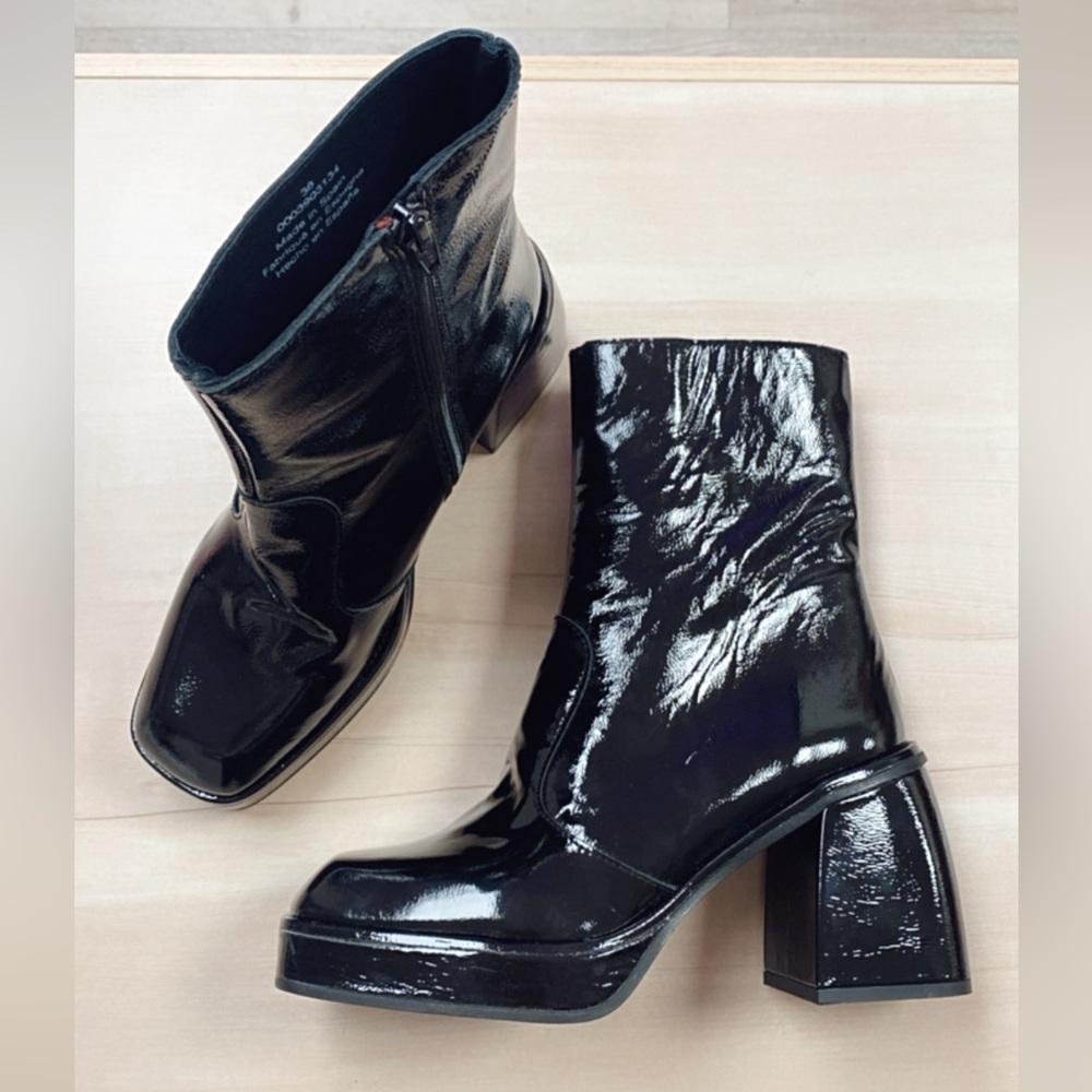 Free People black chunky heel shoe New. Retail: $298 sz 38 (7)
